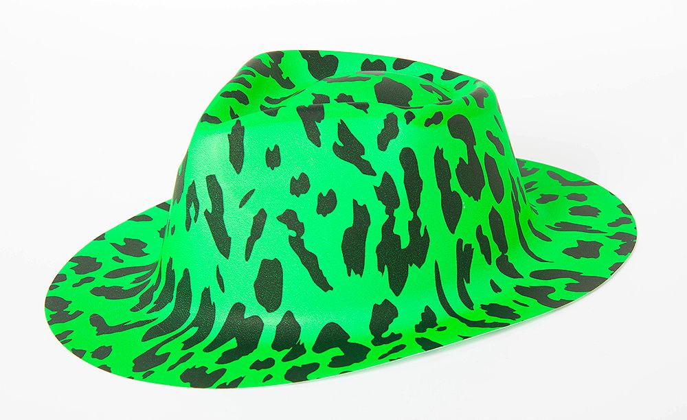 Шляпа пластиковая. Зеленая шляпа. Шляпа леопард. Шляпа пластиковая для праздника. Карнавал зеленой шляпы.